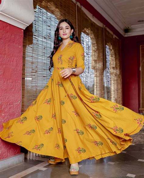 Best Dress For Diwali 2019 Threads Of Love Fashion Trends Clothes