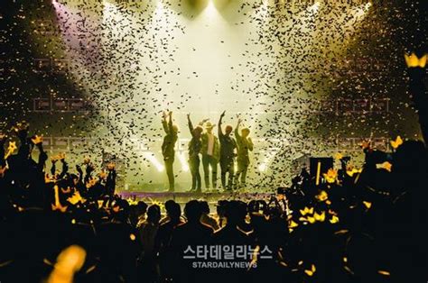 Big bang's world tour concert kicked off last year, travelling to 13 countries including china, japan, thailand and singapore, and performing at 32 cities. BIGBANG Wraps Up World Tour Reaching 1.5 Million Fans | Soompi