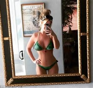 I Love Food Kim Zolciak Reveals Slim Body In Bikini Selfie As She Admits She Likes To Indulge