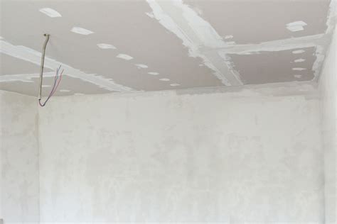Installing drywall ceiling can be done either on metal studs or on wood studs. How to install drywall ceiling | HowToSpecialist - How to ...