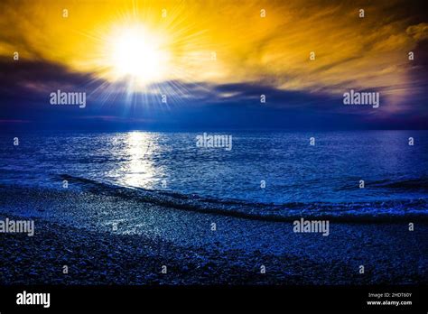 Sunset Ocean Sunbeams Sunsets Oceans Offshore Sun Beams Sun Ray