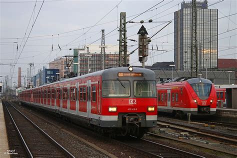 Het station wordt naast regionale treinen ook aangedaan door een groot aantal ice's en intercities en. 420 418-6 als S1 in Dortmund Hbf, am 18.02.2017 ...