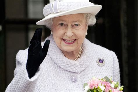 Reine elisabeth 2 reine mère chapeaux de fourrure chapeaux d'hiver reine angleterre famille royale anglaise familles royales britanniques la reine elizabeth femme style. La reine Elizabeth II hospitalisée | La Presse