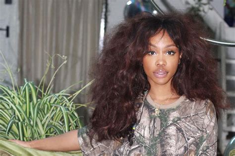 grammys 2018 twitter reacts to most nominated female artist sza taking home no awards revolt