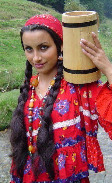 A Real Gypsy Woman Isnt She Beautiful Gypsy Girl Bohemian Gypsy Gypsy Style Gypsy People