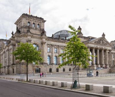 Wir verfügen ständig über möblierte zimmer, apartments und wohnungen in. möblierte Wohnung Berlin Tiergarten Reichstag - VillaroHome