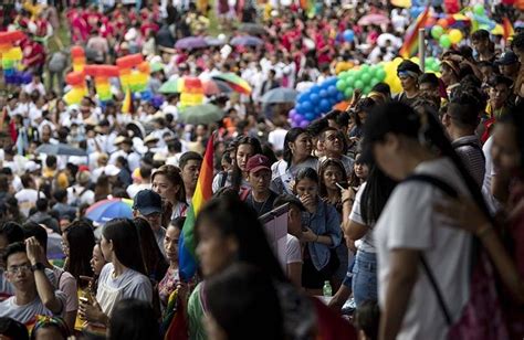Thousands March For Equality In Manila S Pride Parade Philstar