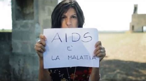 Giornata Mondiale Contro L Aids Caparezza Piero Pelù E Negrita Video Medicinalive