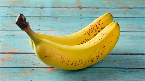 Life Hack How To Stop Bananas Over Ripening Starts At 60