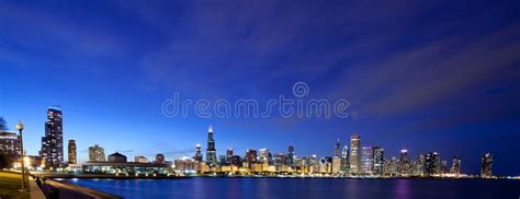 Chicago City Skyline Stock Image Image Of Landscape 16963897