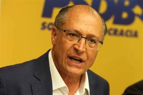 Geraldo Alckmin diz em Santos que deverá ser candidato a governador