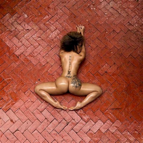 Mujeres Negras Atractivas En Pantalones De Yoga Fotos Porno