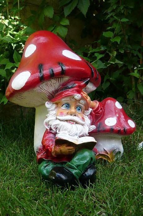 Pin By M H On Gnomes Tuinkouberts Garden Ornaments Gnomes Gnome Garden