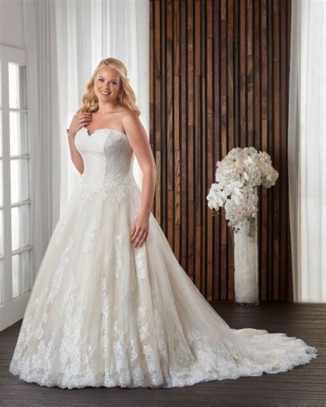 Bonny Bridal Style 1711 Todays Bride Sweetheart Wedding Dress