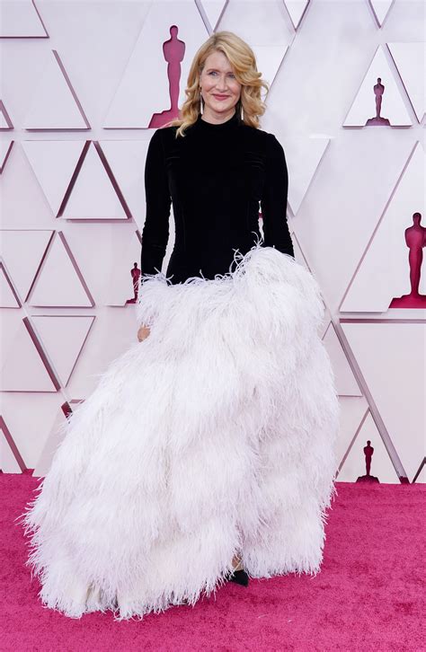 The Standout Looks From The Oscars Red Carpet 2021 Ovo Mod Fashion