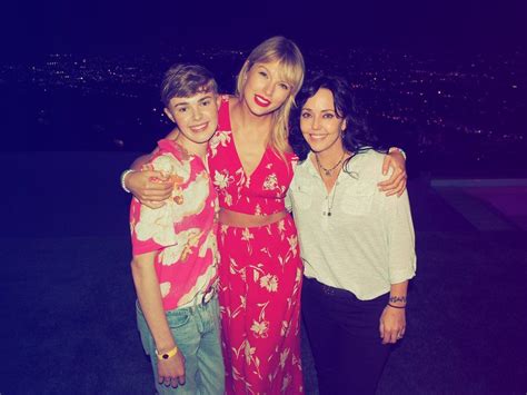 Taylor Swift With Fans At Lover Secret Sessions In Los Angeles August