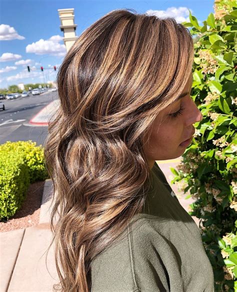Balayage is applied to the roots of the hair. Chunky Highlight Hair Ideas | Brown hair with blonde ...