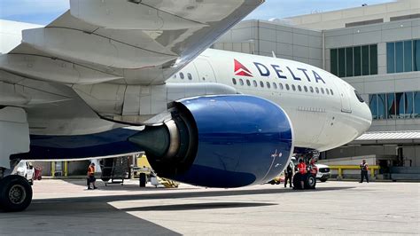 Delta Airlines Issues Unusual Travel Waiver For July 4 Weekend Warns