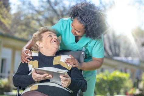 Coping With Knee Pain For Seniors Promyse Home Care