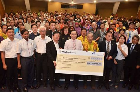 Bagi 2019, hutang rasmi kerajaan persekutuan sebagai peratusan kepada kdnk dijangka mencatat 51.8% manakala jumlah liabiliti akan terus berkurang kepada 73.5%. Kerajaan Pulau Pinang umum 'bonus' RM600 untuk operator ...