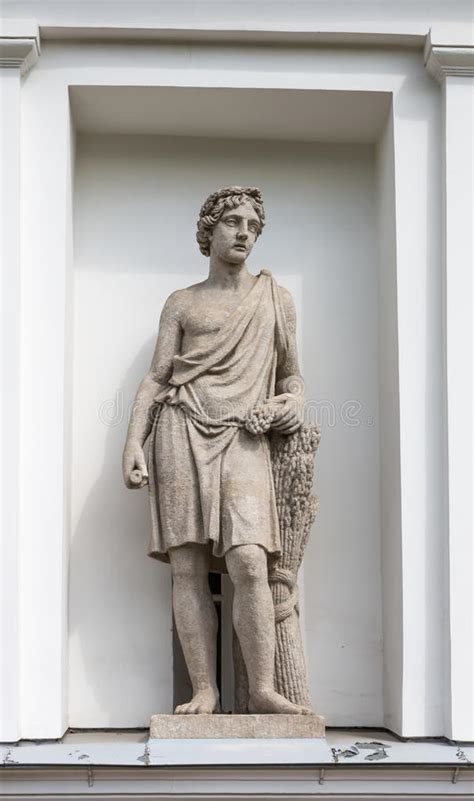 Venus, when shall i taste soft delights. Statue von Adonis stockfoto. Bild von ziegelstein ...