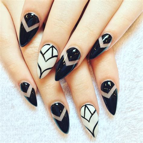 14 Simple Nail Art Black And White