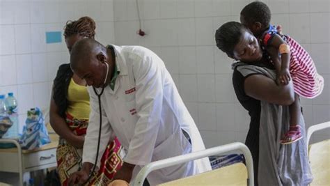 Angola Assinala O Dia Mundial Dos Enfermeiros Com Falta Deles