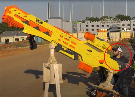 Guy Builds Worlds Largest Nerf Blaster Gun That Actually Works Techeblog