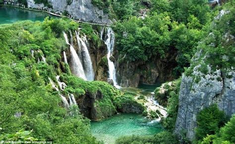 the most beautifuls waterfalls in the world photographs capture croatia s plitvice lakes
