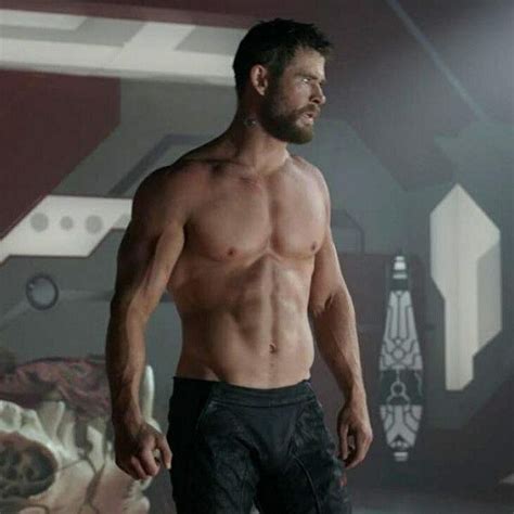 Chris Hemsworth In Thor Ragnarok Chris Hemsworth Body Chris