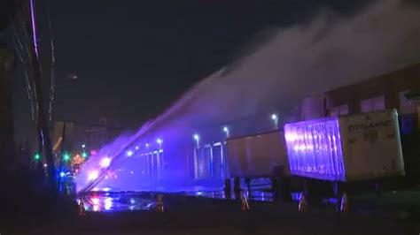 Water Main Break Causes A Geyser In Kearny New Jersey Abc7 New York