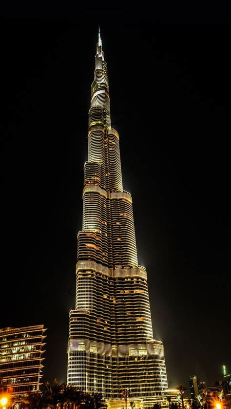 Burj Khalifa At Night Burj Khalifa Amazing Buildings Amazing