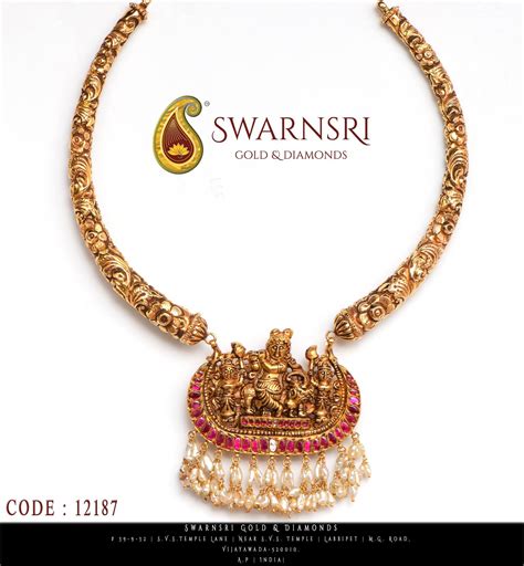 Simple And Elegant Floral Kanthi Design Paired With Krishna Pendant