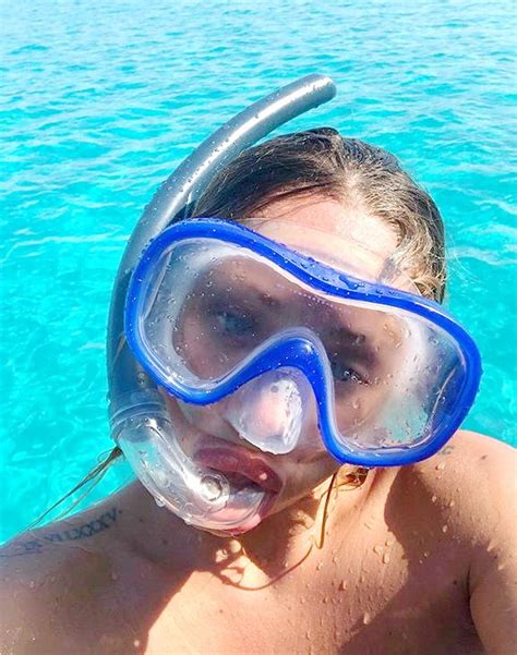 Pin On Hot Women Snorkeling Or Scuba Diving
