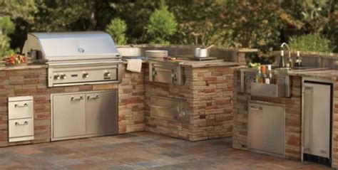 Outdoor bbq area with awning that closes. Outdoor Grills,Gas Grills,BBQ Grills,Bar-B-Que Pits,Outdoor Kitchens