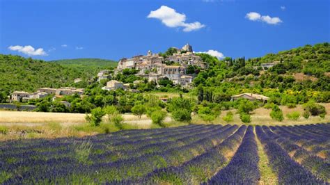 Joucas Village In Provence Stock Photo Image 42363340