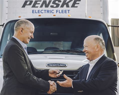 Daimler Delivers Its First Electric Em2 Truck To Penske Hard Working