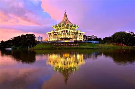 City lovers also will find much to interest them in the big cities. Il meglio del Sarawak, tra i parchi della Malaysia ...