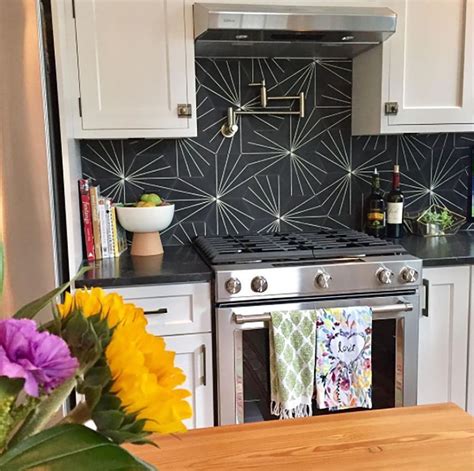 Refresh Your Rental Kitchen With Removable Backsplash Kitchen Tiles Design Cool Kitchen