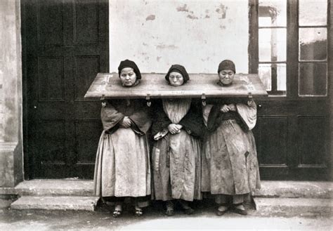 China Punishment 1907 Nthree Women In The Cangue Or Collar Of