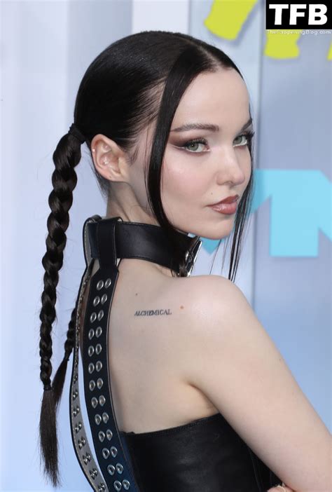 Dove Cameron Flaunts Her Sexy Tits At The 2022 Mtv Vmas In Newark 56