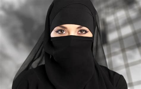 Vancouver Academic Deplores Assaults Against Muslim Women Amid Niqab Controversy Georgia