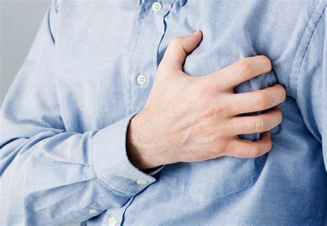 Beberapa orang menghindari penyakit jantung karena penyakit jantung membuat umur semakin pendek. Penyebab dan Cara Mencegah Penyakit Jantung Koroner ...