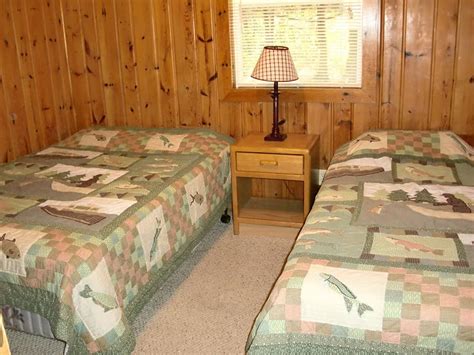 Minnesota is the perfect mix of metropolitan hustle and bustle and the tranquillity of the great outdoors. Fox Burrow - Northern Minnesota cabin rentals - Nevis, MN