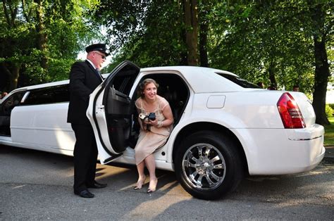The Best Way To Arrive At Prom Is With A Limousine Alphazug