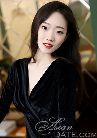 Attractive Asian Member QinYu From Changsha 22 Yo Hair Color Black