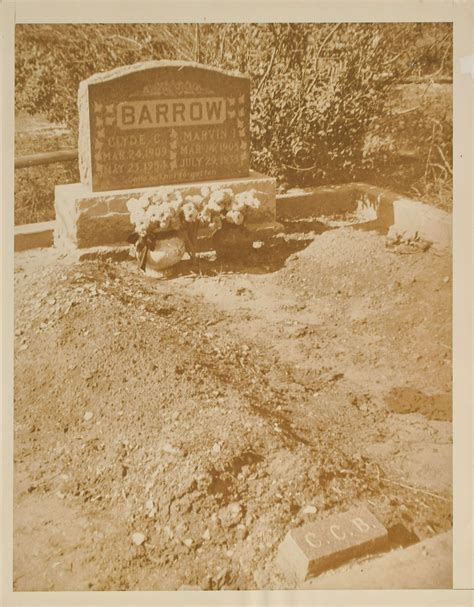 Bonnie And Clyde Set Of 4 Original Vintage Memorial Photographs