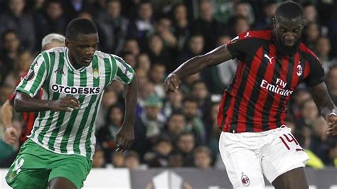 However, information relating to their migratory patterns, residency times and connectivity across broad spatial scales is limited. Betis - Mais alors ce William Carvalho c'est un crack ou ...