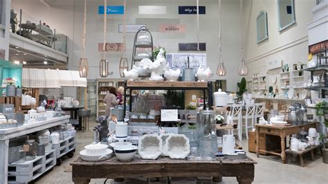 Klassisches schlafzimmer in new york — houzz. Home Essentials and Beyond, Inc. :: Showrooms