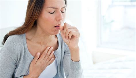 How To Tell If Its Bronchitis Or Pneumonia Symptoms And Treatment